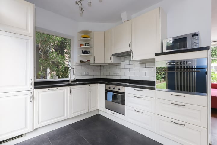 Foto 11 van Professor Regoutstraat 7