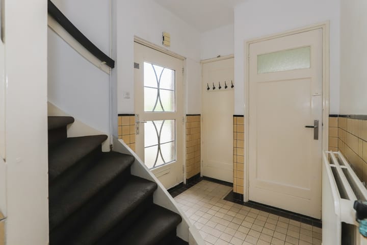 Foto 34 van Professor Regoutstraat 7