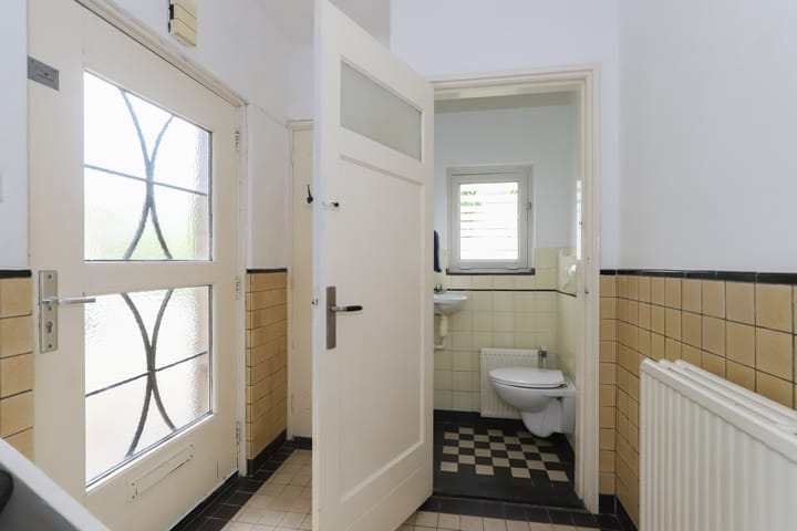 Foto 35 van Professor Regoutstraat 7