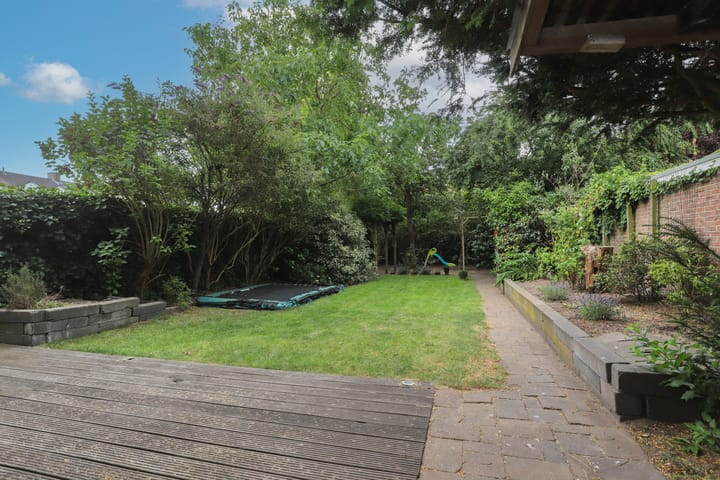 Foto 42 van Professor Regoutstraat 7