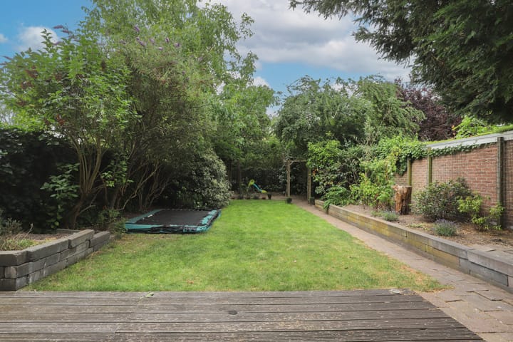 Foto 43 van Professor Regoutstraat 7