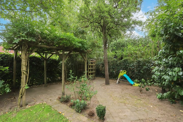 Foto 45 van Professor Regoutstraat 7