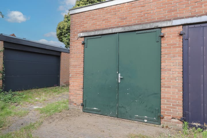 Foto 48 van Professor Regoutstraat 7