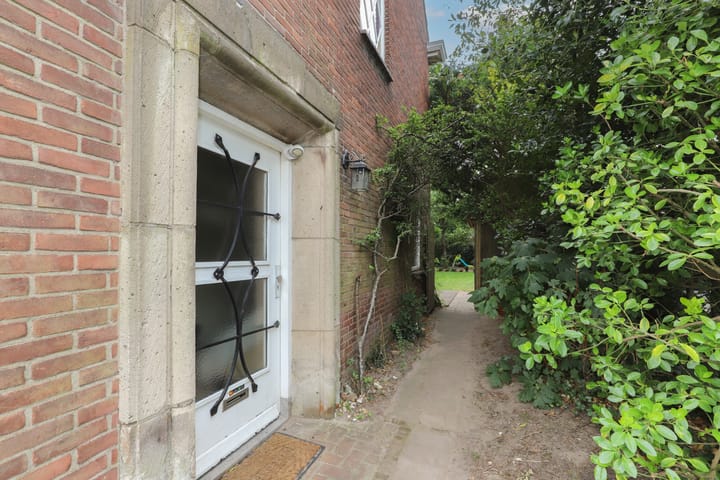 Foto 52 van Professor Regoutstraat 7