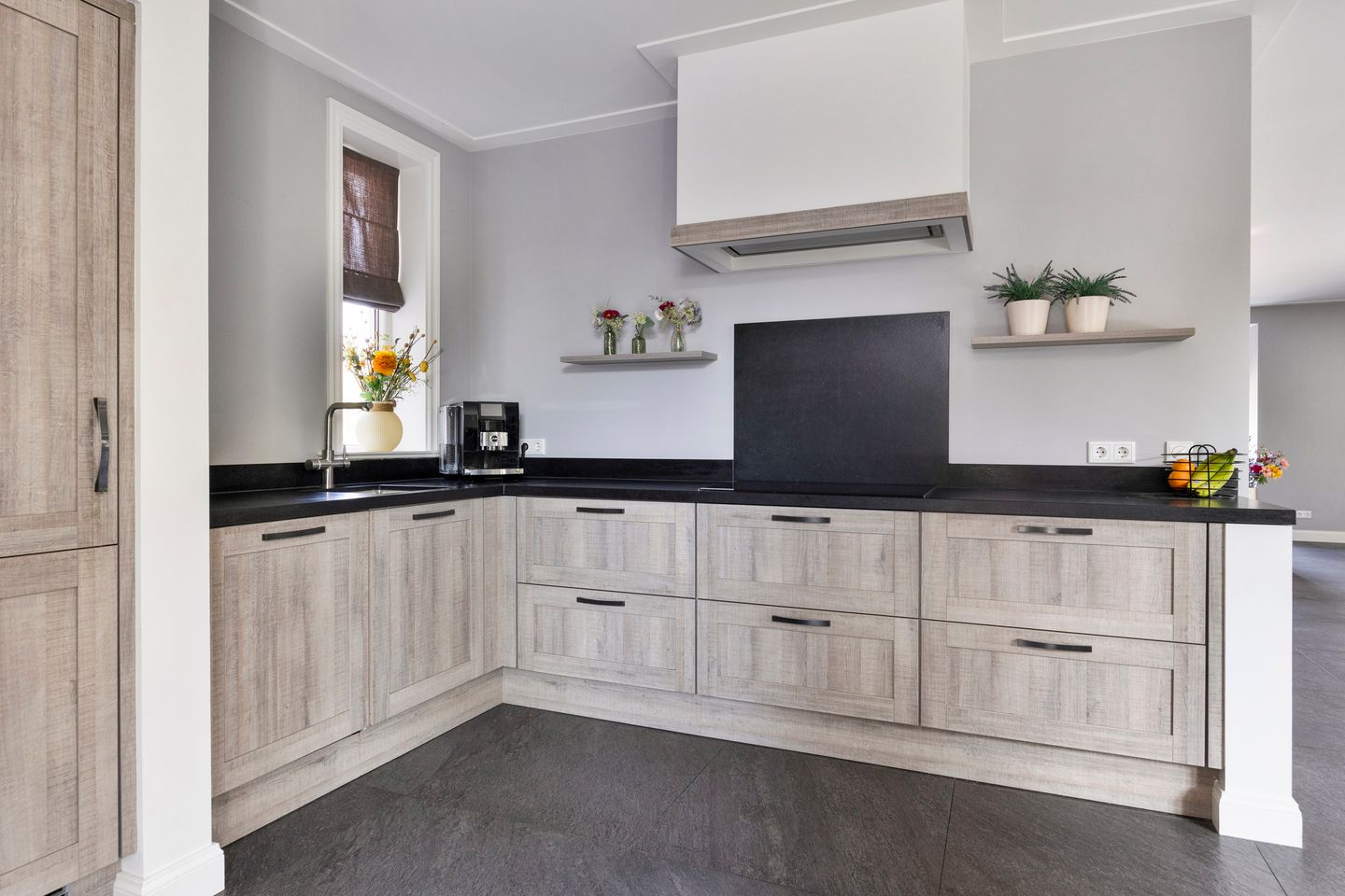 Foto 14 van Koningin Maximahof 12