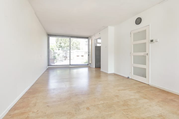 Foto 2 van Van der Waalsstraat 21