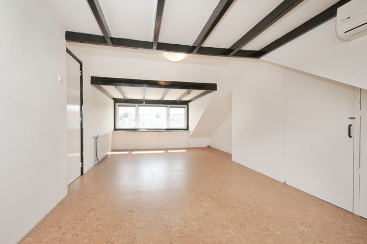 Foto 12 van Van der Waalsstraat 21