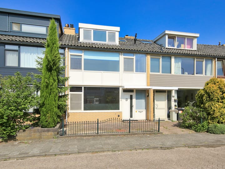 Foto 15 van Van der Waalsstraat 21