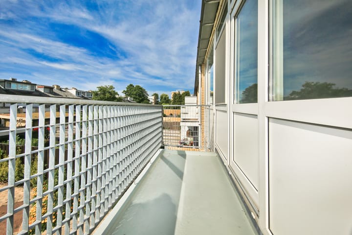 Foto 37 van Van der Waalsstraat 21