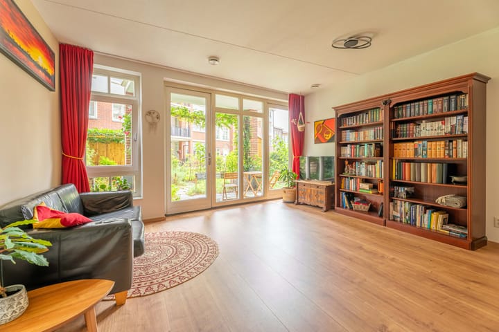 Photo 3 of De Klok 301