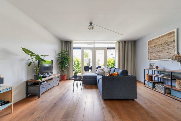 Foto 12 van Bloemenblauwtje 71