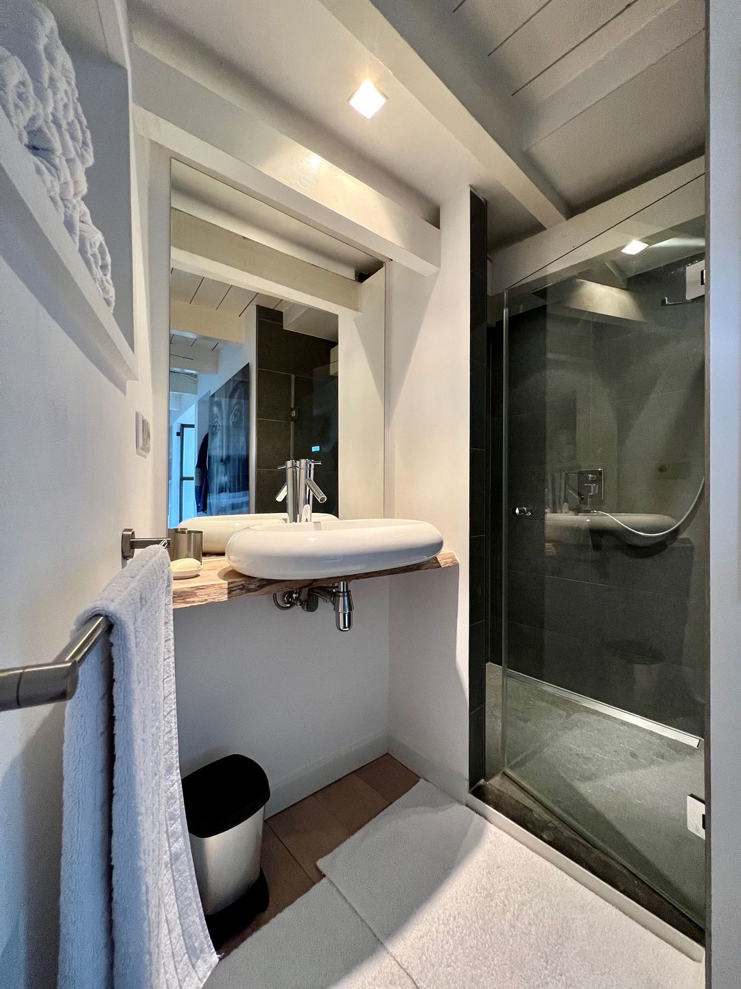 Foto 13 van Domstraat 7-J