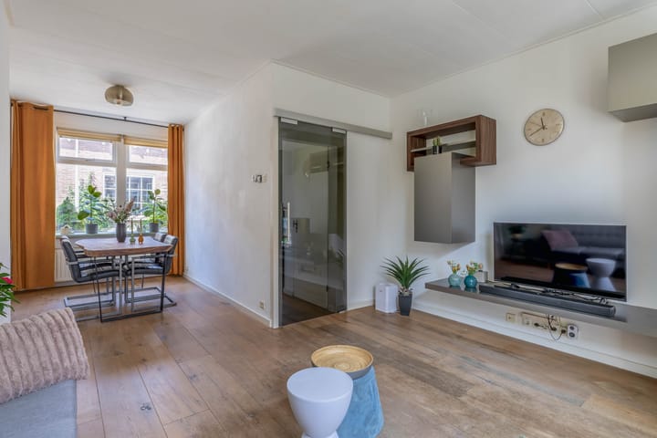 Photo 16 of Alexanderstraat 8