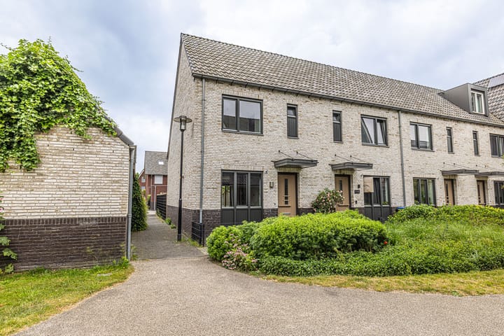 Foto 1 van IJsselsteenhof 1