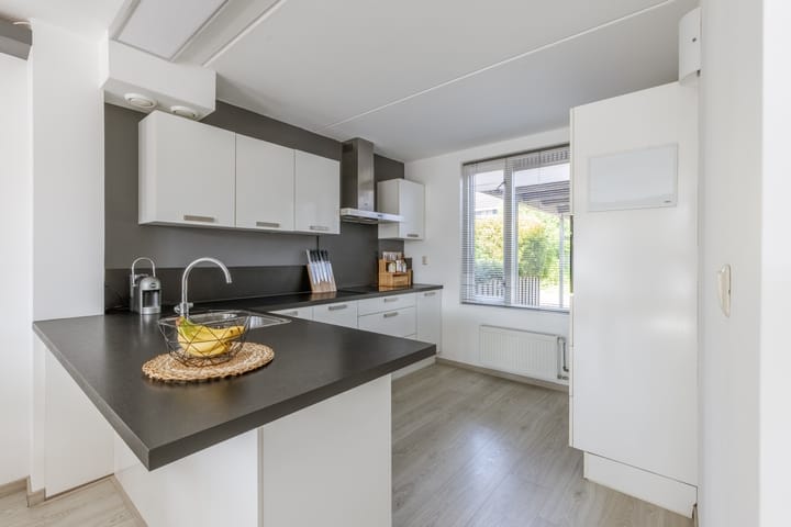 Foto 12 van Loogkruidstraat 12