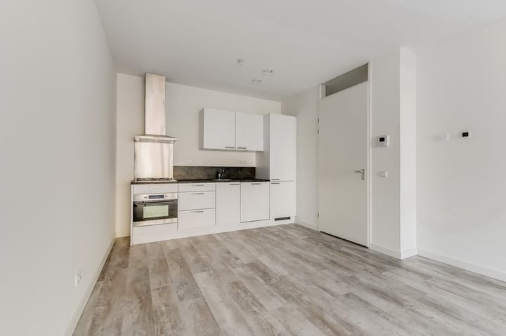 Photo 4 of Raadhuisplein 74