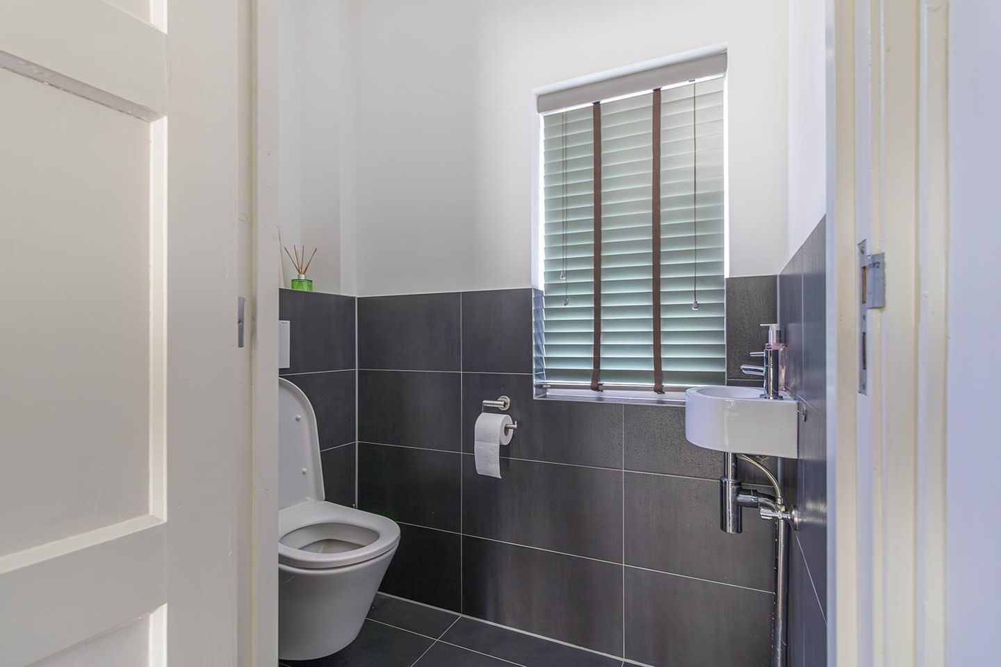 Photo 4 of Adriaen van Ostadelaan 7