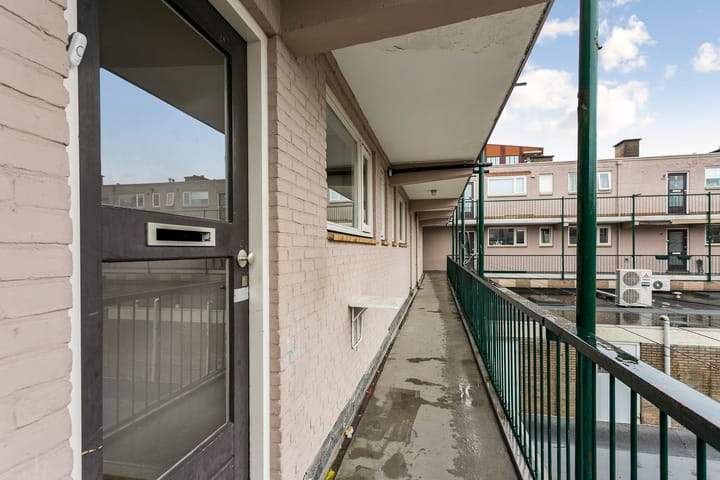 Photo 2 of Jan van Goyenstraat 11