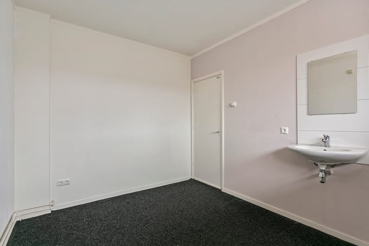 Photo 17 of Jan van Goyenstraat 11