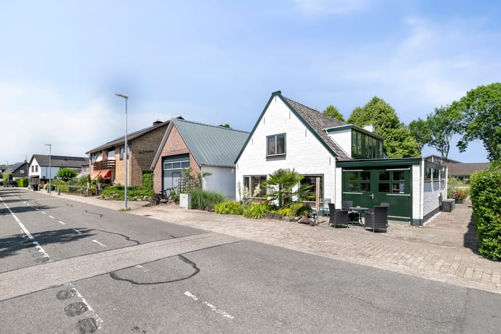 Foto 3 van Barwoutswaarder 96