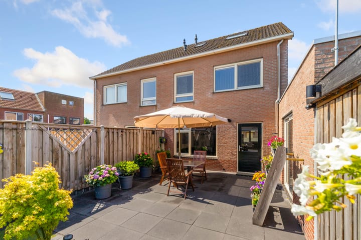 Foto 47 van Volendamstraat 19