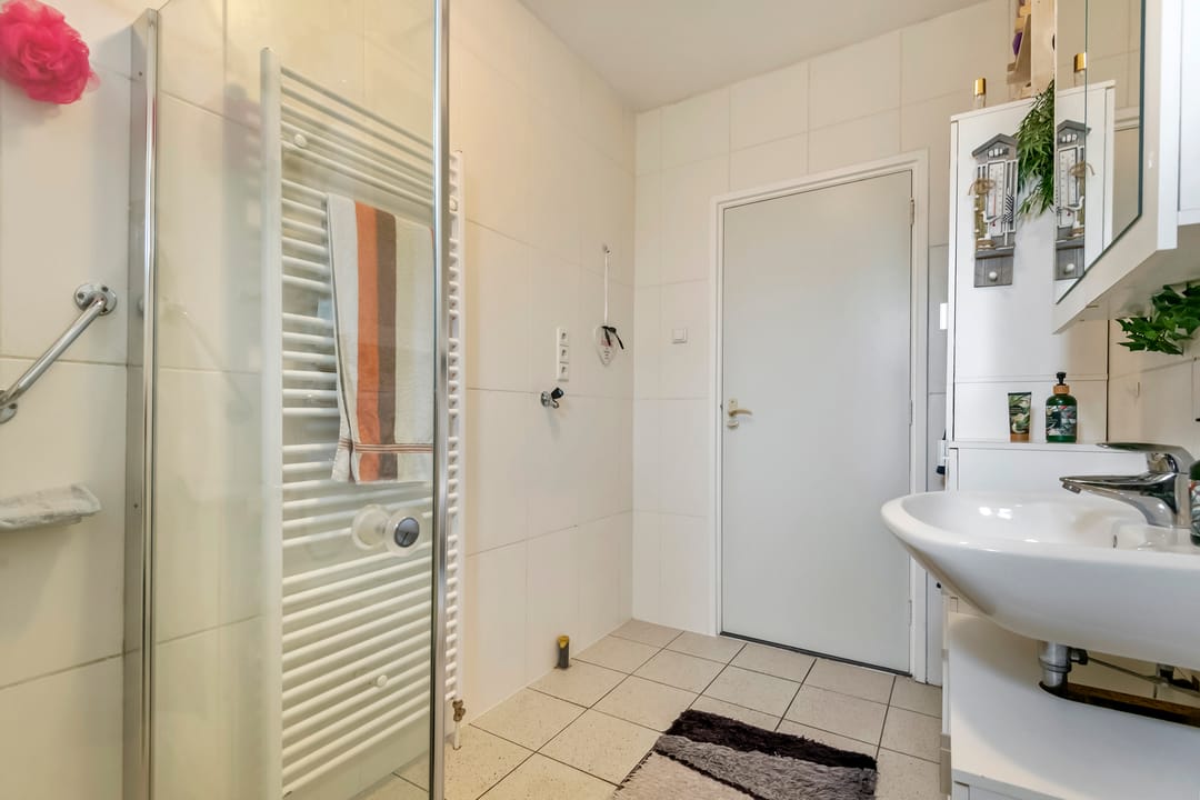 Photo 23 of Dorpsstraat 14-A