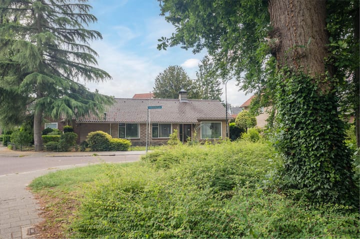 Photo 1 of Alexanderlaan 16