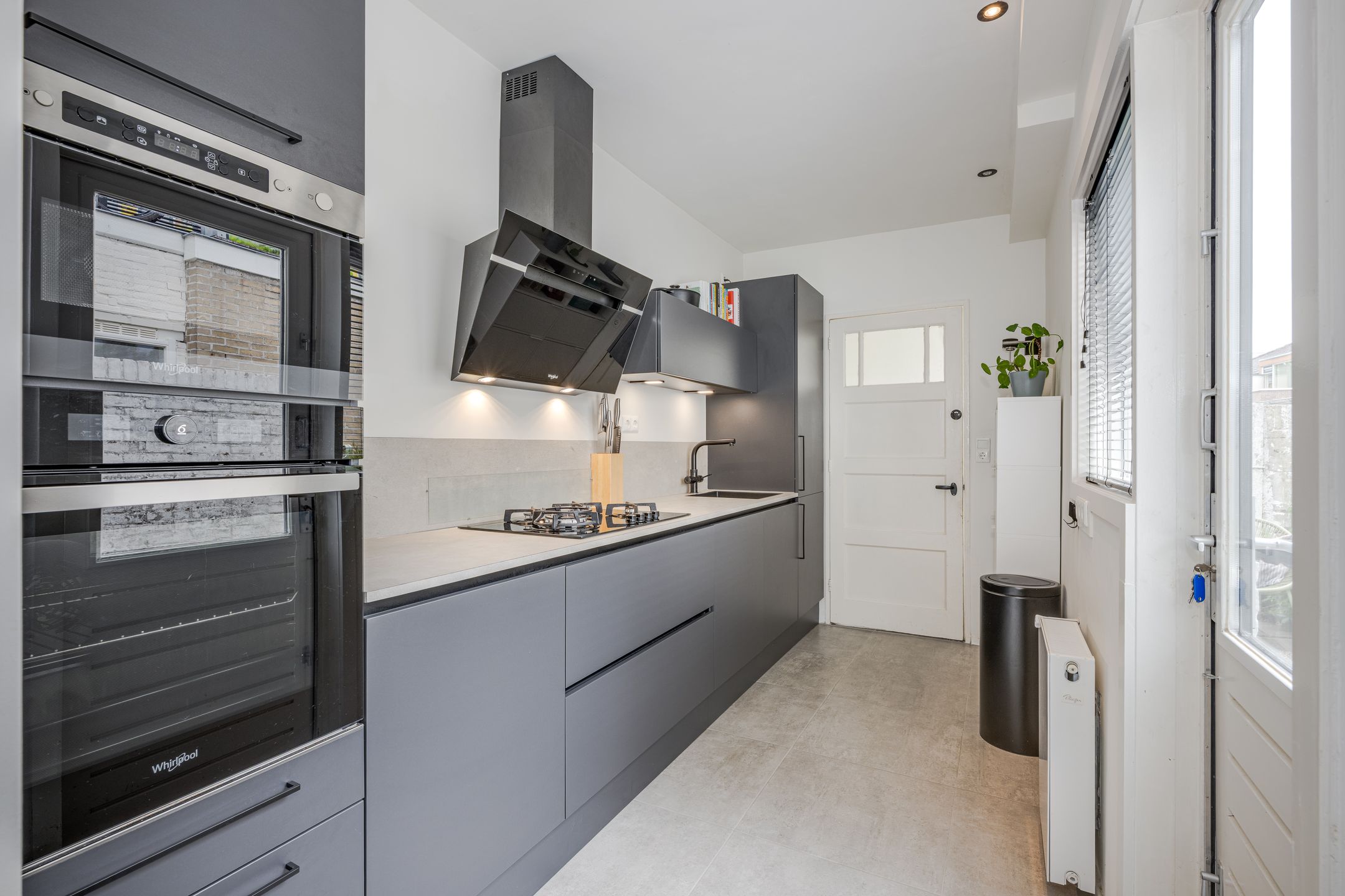 Photo 9 of Waardstraat 6