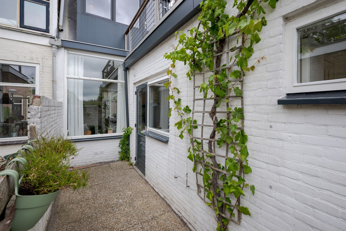 Photo 25 of Waardstraat 6