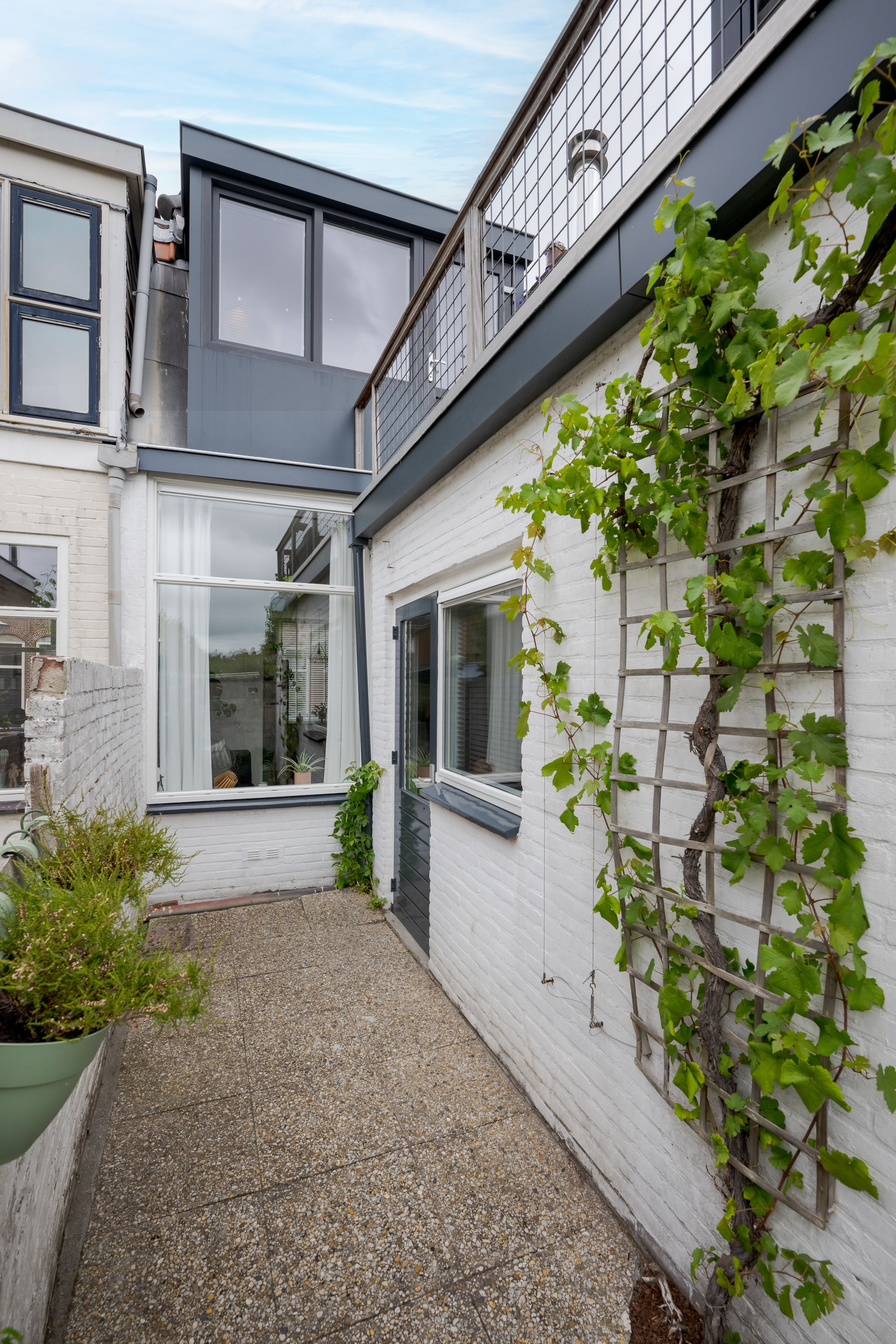 Photo 27 of Waardstraat 6