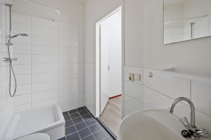 Photo 17 of Brugstraat 42-C