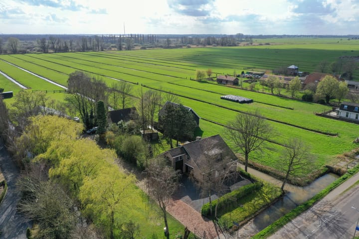 Foto 8 van Middenweg 94