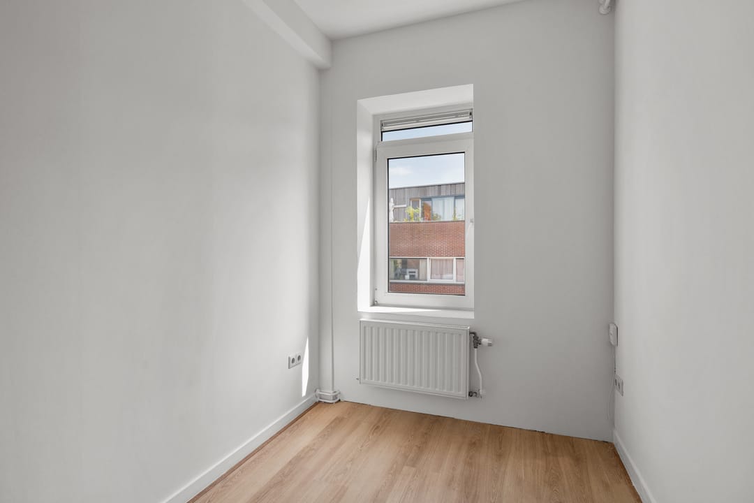 Photo 8 of Van Bossestraat 62-3
