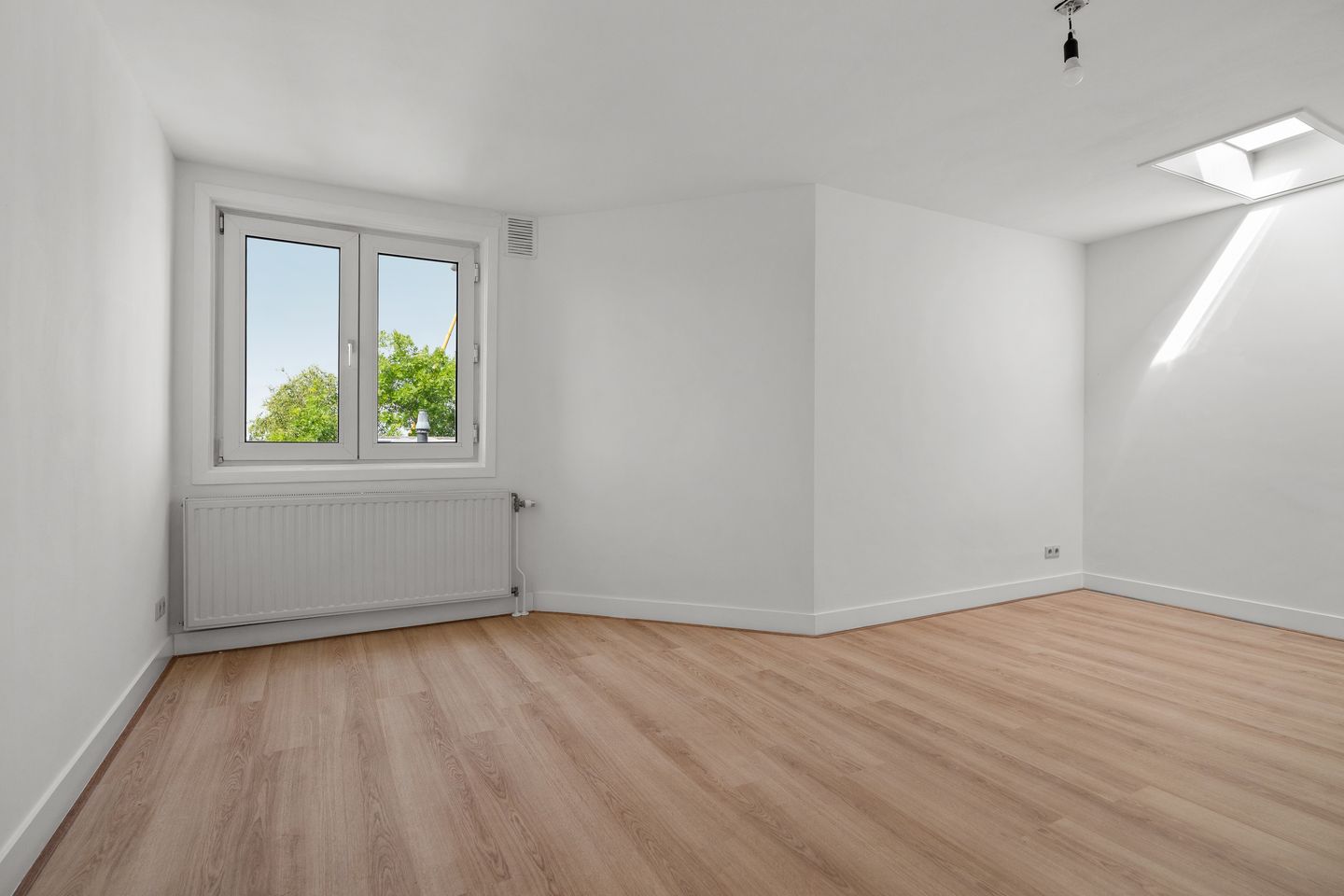 Photo 10 of Van Bossestraat 62-3