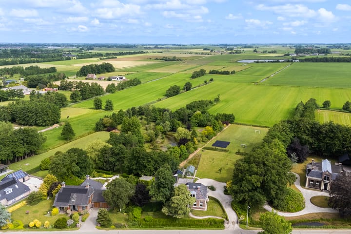 Foto 30 van Van Sytzamawei 29