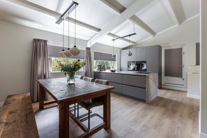 Photo 20 of Bezoenstraat 8