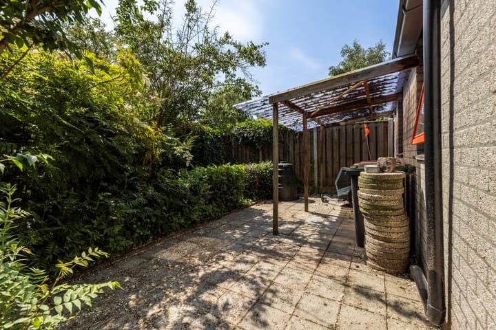 Photo 27 of Bezoenstraat 8