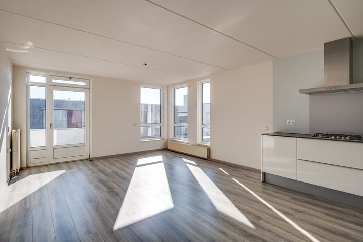 Foto 9 van Mondriaanplein 8