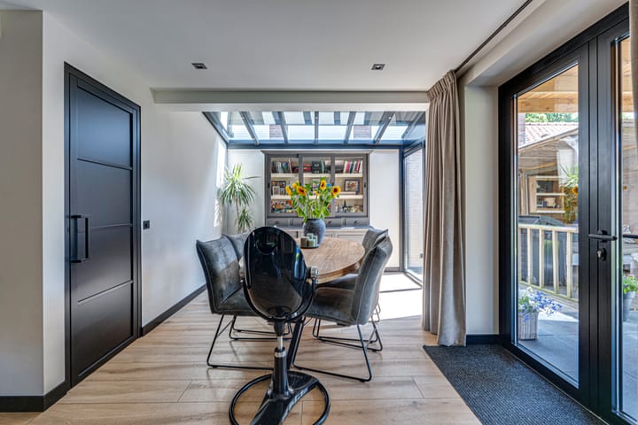 Foto 23 van van der Poest Clementstraat 1