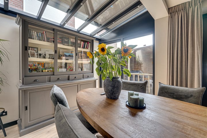 Foto 26 van van der Poest Clementstraat 1