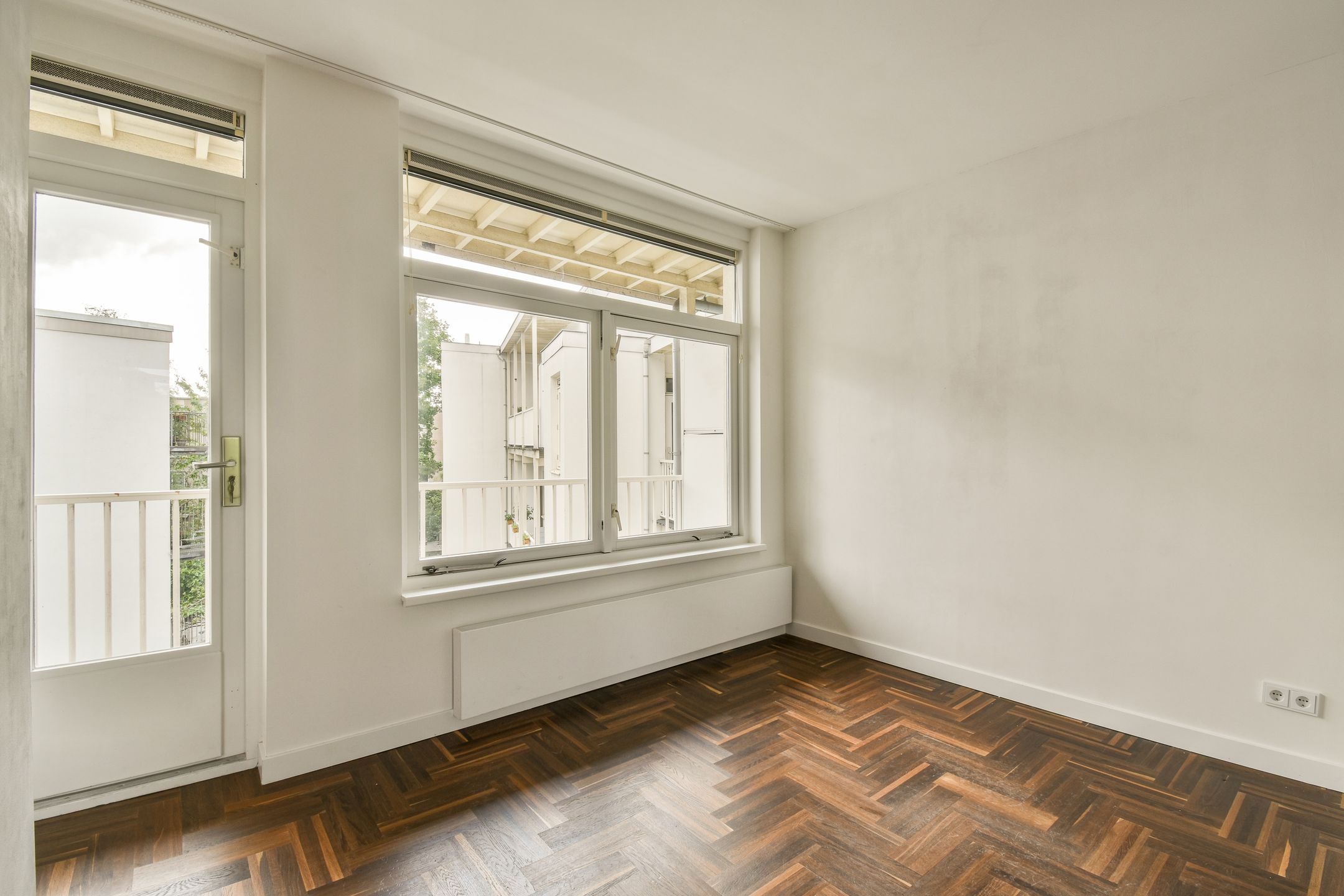 Foto 6 van Van Limburg Stirumplein 22-3