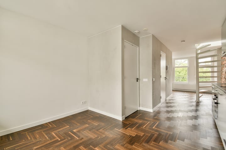 Foto 11 van Van Limburg Stirumplein 22-3