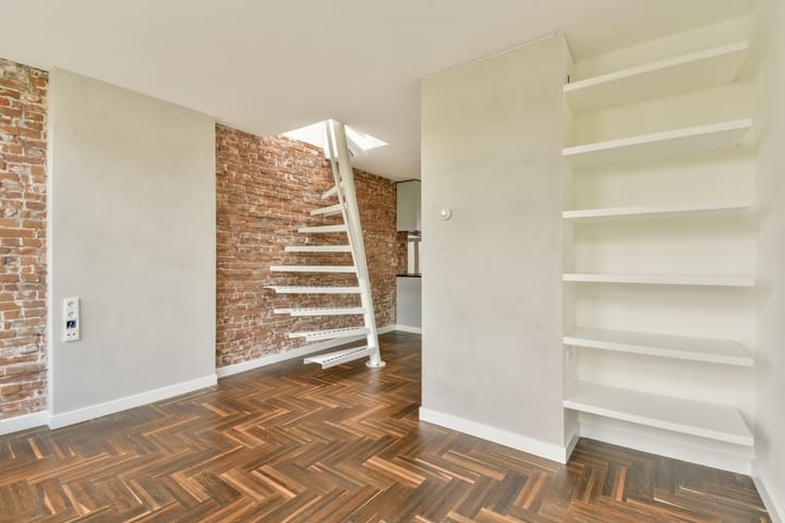 Foto 13 van Van Limburg Stirumplein 22-3