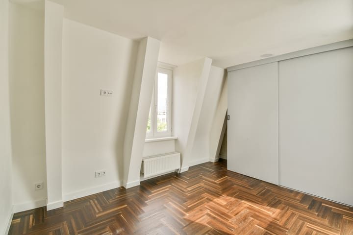 Foto 15 van Van Limburg Stirumplein 22-3