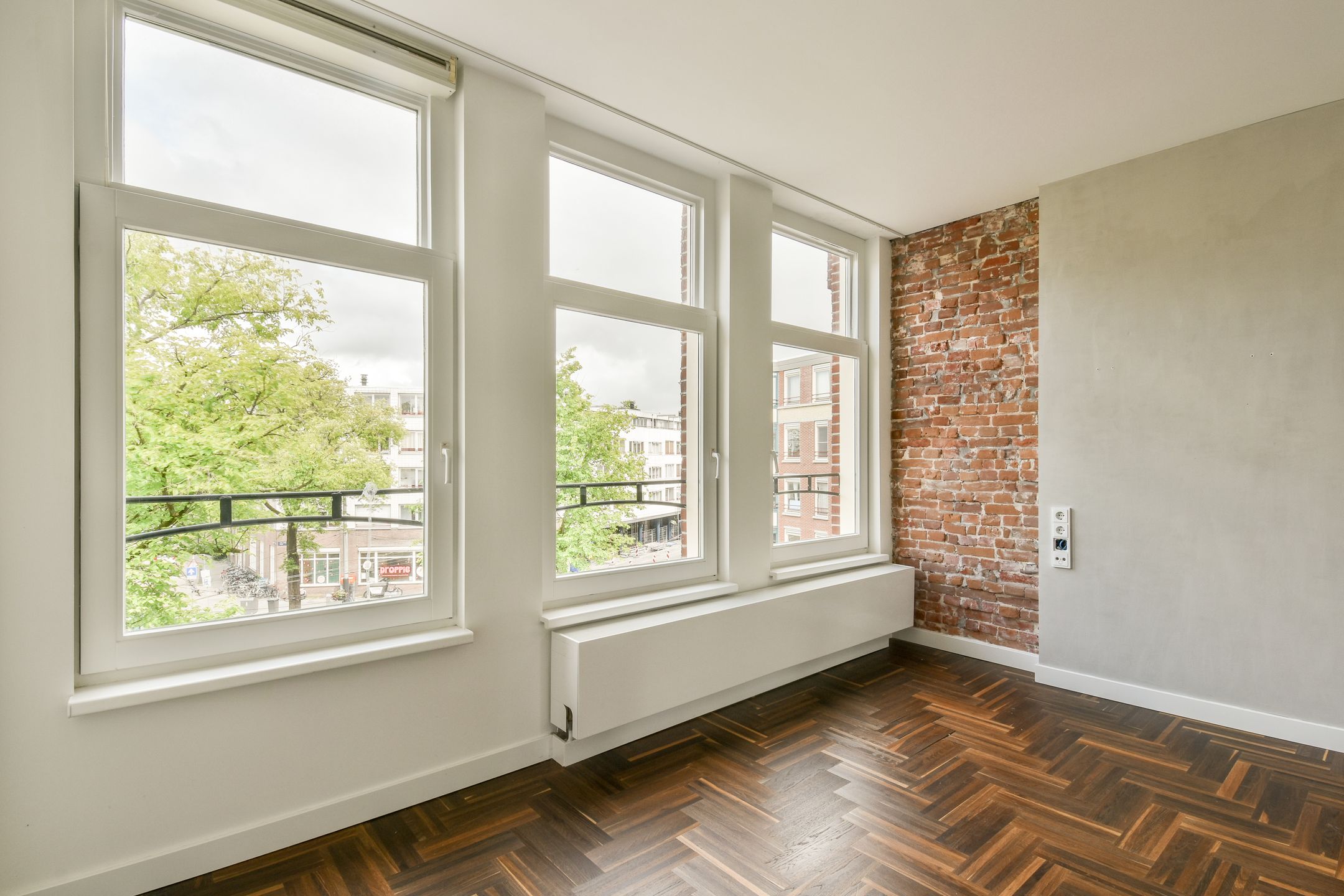 Foto 3 van Van Limburg Stirumplein 22-3