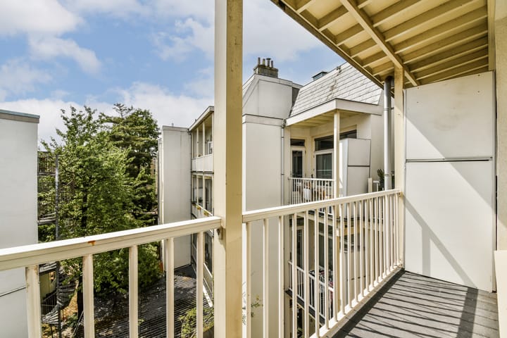 Foto 7 van Van Limburg Stirumplein 22-3