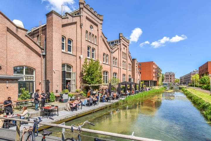 Foto 20 van Van Limburg Stirumplein 22-3