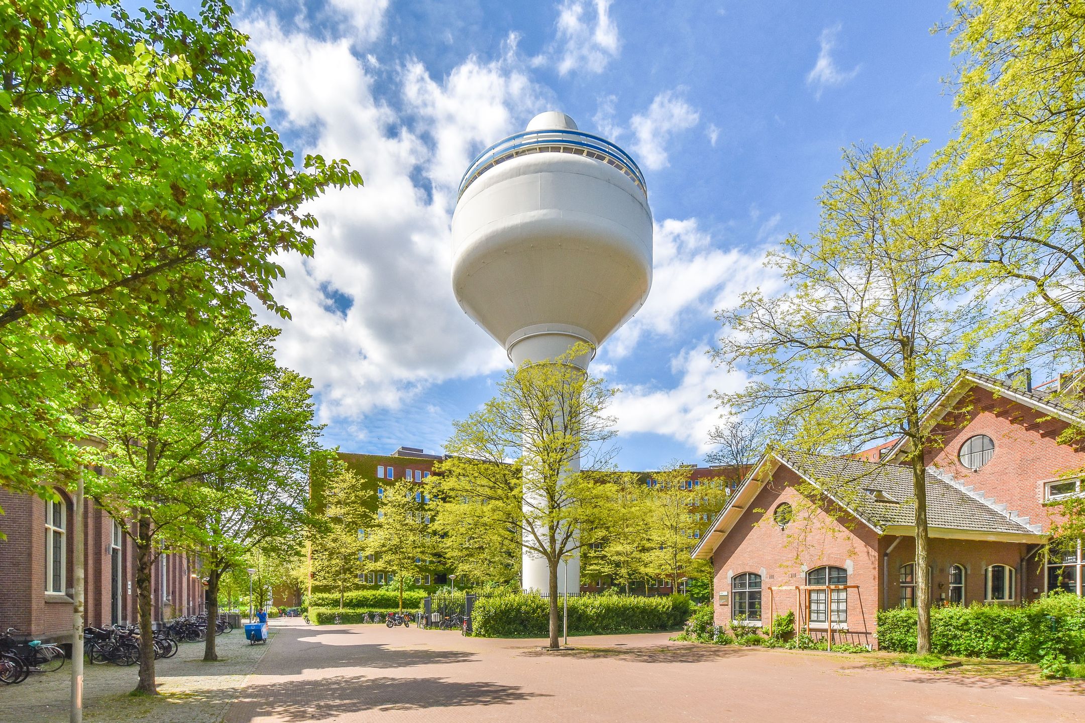 Foto 21 van Van Limburg Stirumplein 22-3