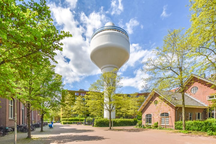 Foto 21 van Van Limburg Stirumplein 22-3