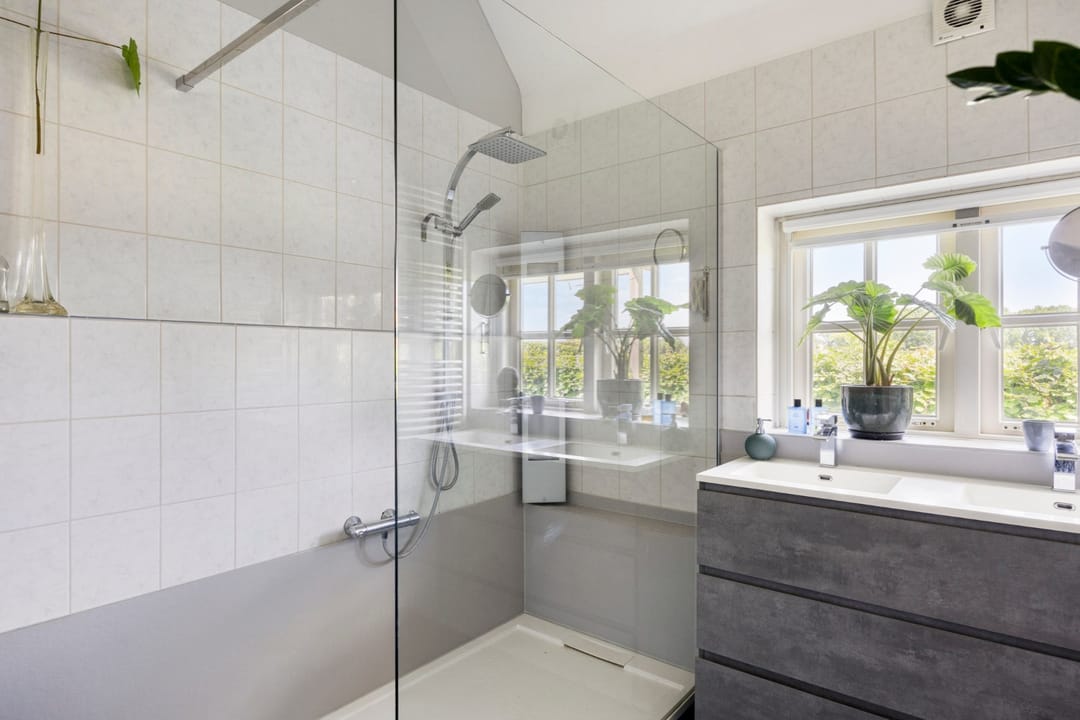 Photo 38 of Nederhemertsekade 4